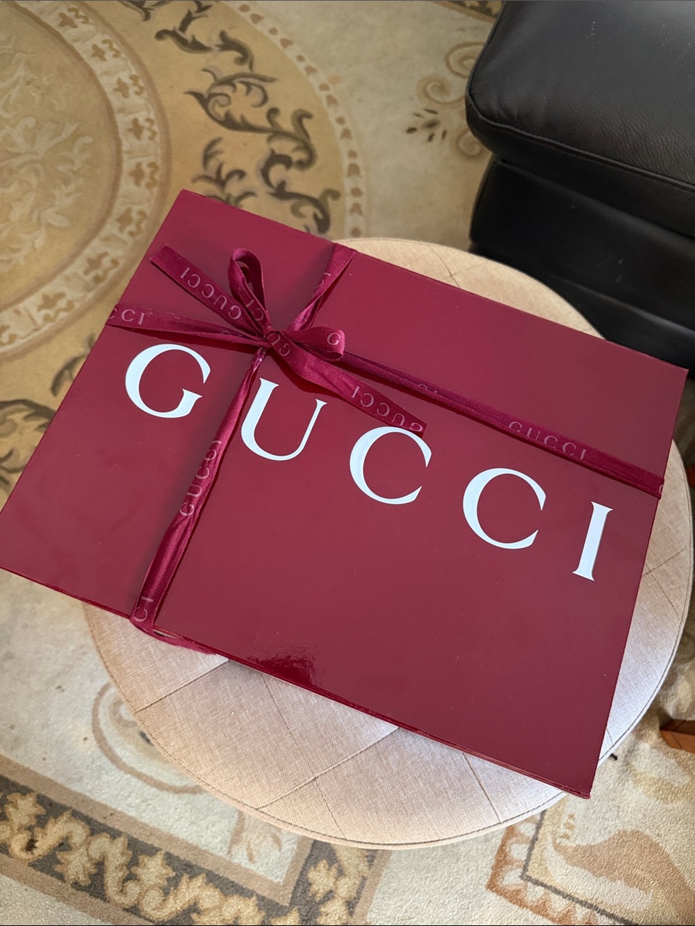 Gucci Empty Ribboned Gift Box in Burgundy